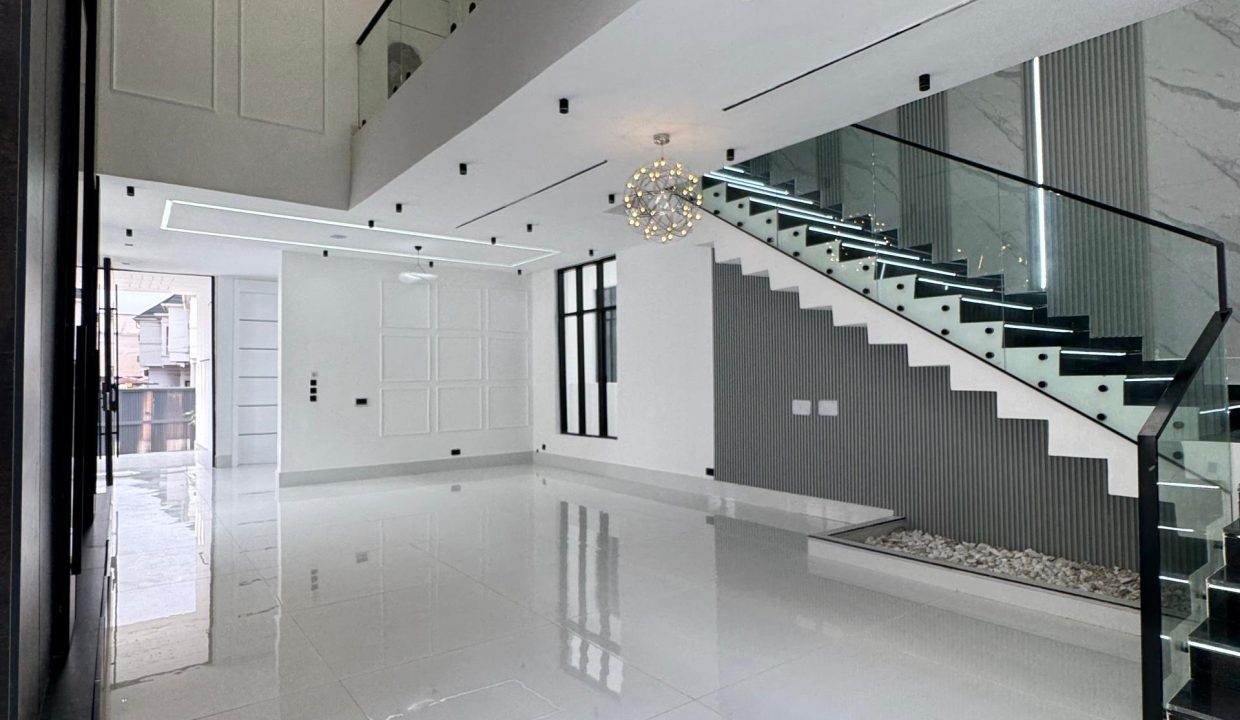 304eef0a-9462-44bf-acb7-bcb95a6a975f