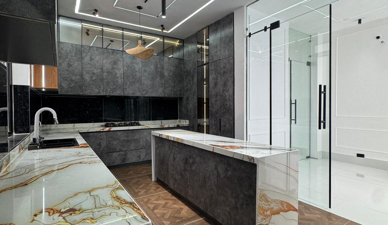 db583dba-4db9-49de-b0e7-d64b82aa229f